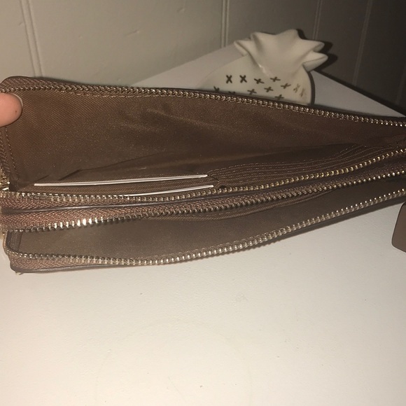 ‼️S0LD‼️ DOUBLE ZIPPER WRISTLET - Picture 5 of 6